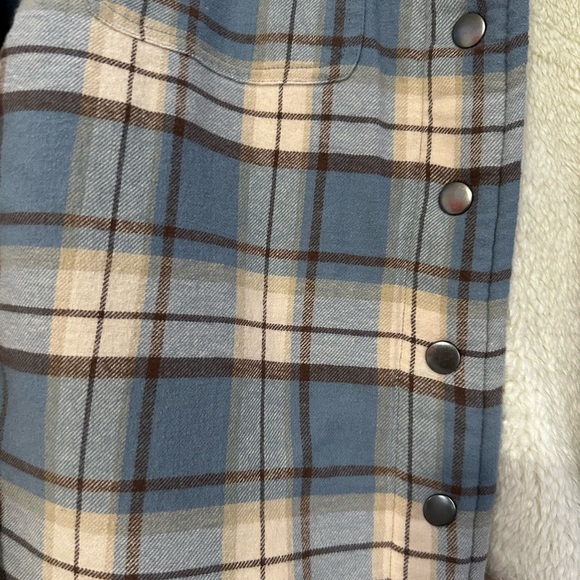 Shacket - Picture 2 of 3